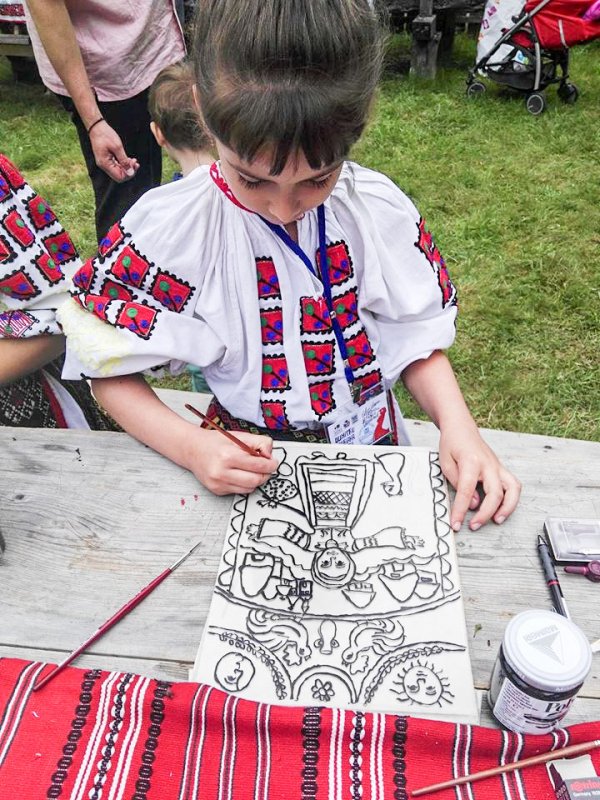 Micii zugravi care bat la porțile cerului 28355