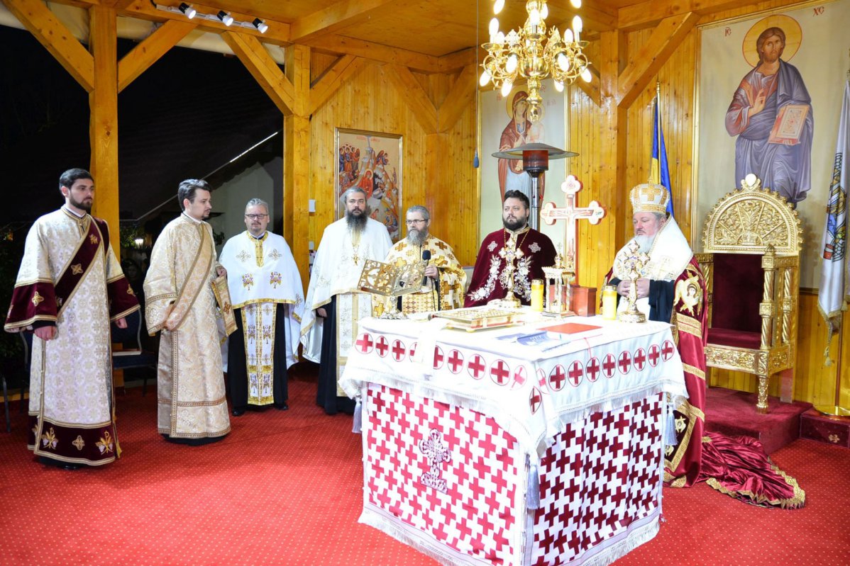 Paraclisul Catedralei Naționale la zi de sărbătoare 28345