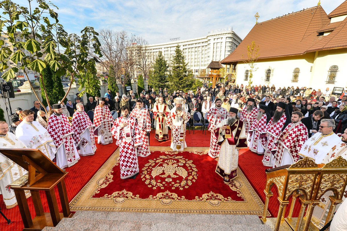 Paraclisul Catedralei Naționale la zi de sărbătoare 28346