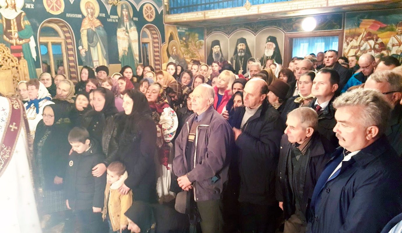 Slujiri arhiereşti în Duminica a 25-a după Rusalii 28320