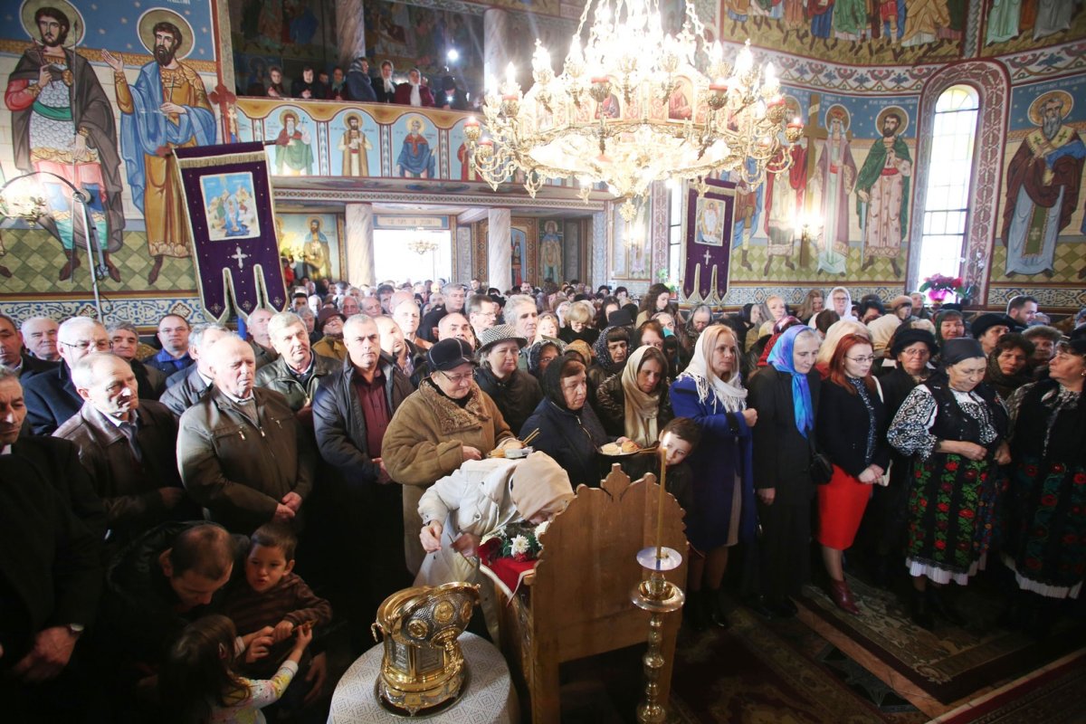 Slujiri arhiereşti în Duminica a 25-a după Rusalii 28322