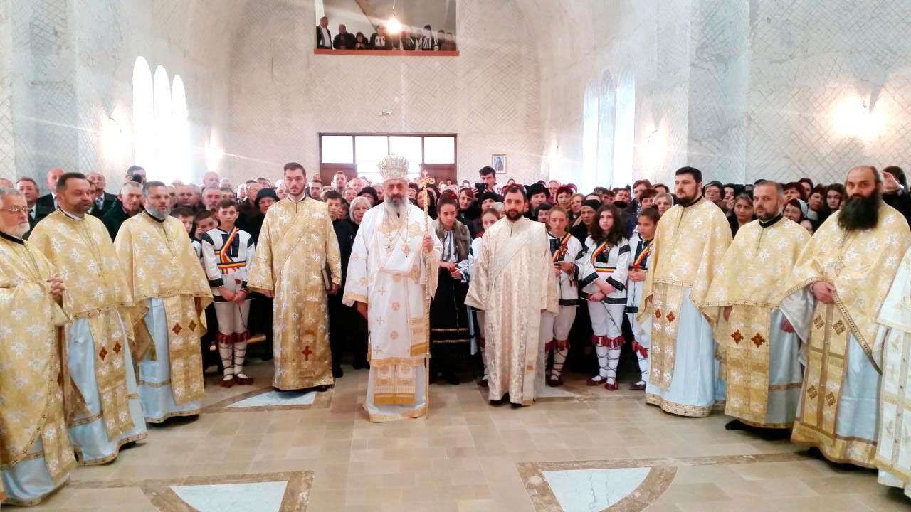 Slujiri arhiereşti în Duminica a 25-a după Rusalii 28330