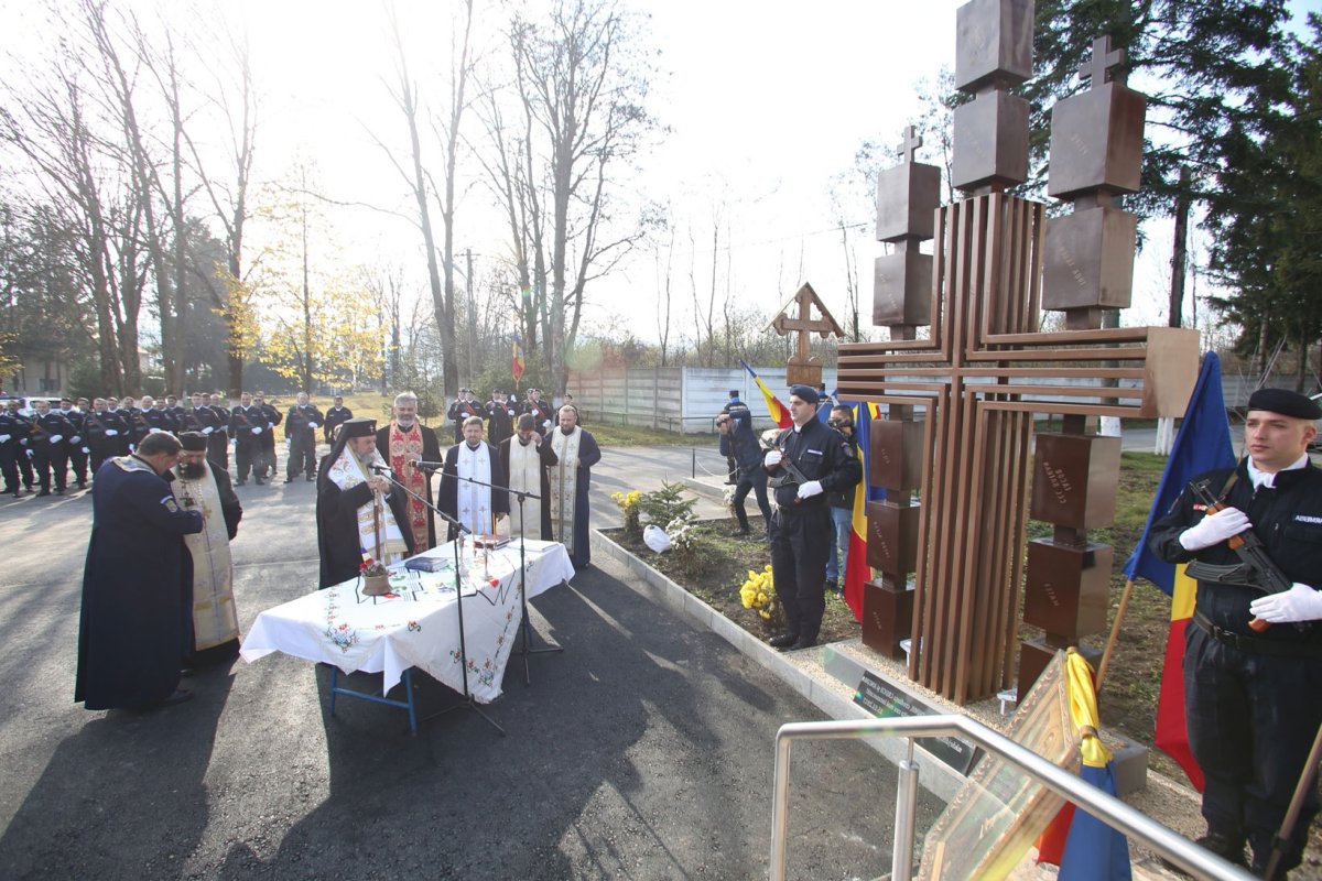 Slujiri arhiereşti în Duminica a 25-a după Rusalii 28331