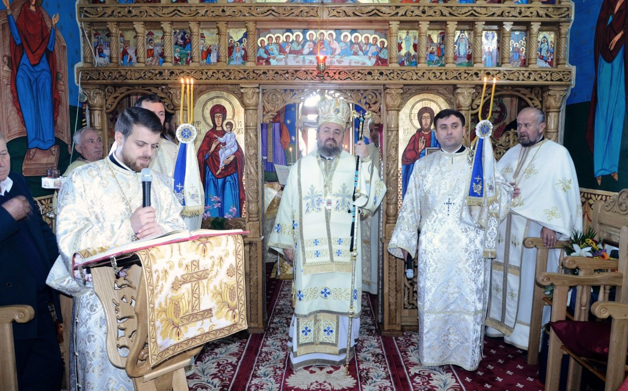 Slujiri arhiereşti în Duminica a 25-a după Rusalii 28332