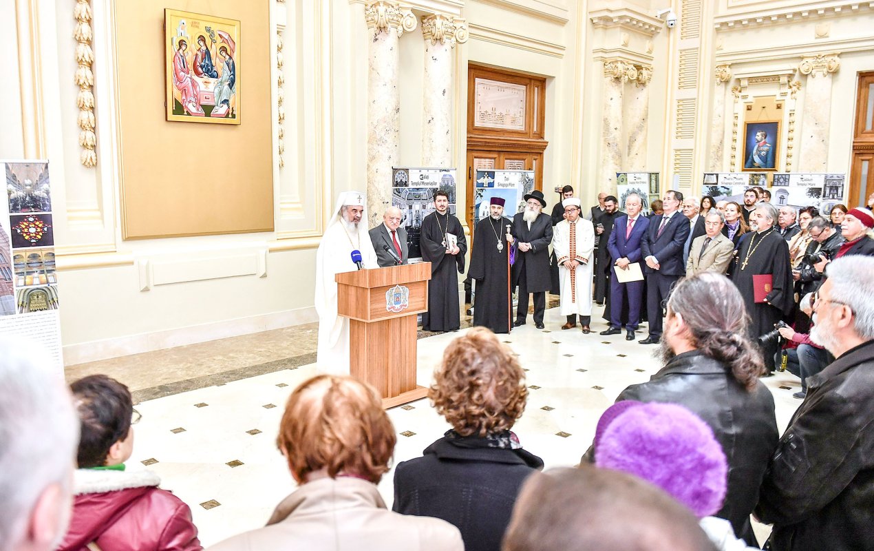 Expoziţie şi simpozion la Palatul Patriarhiei 28262