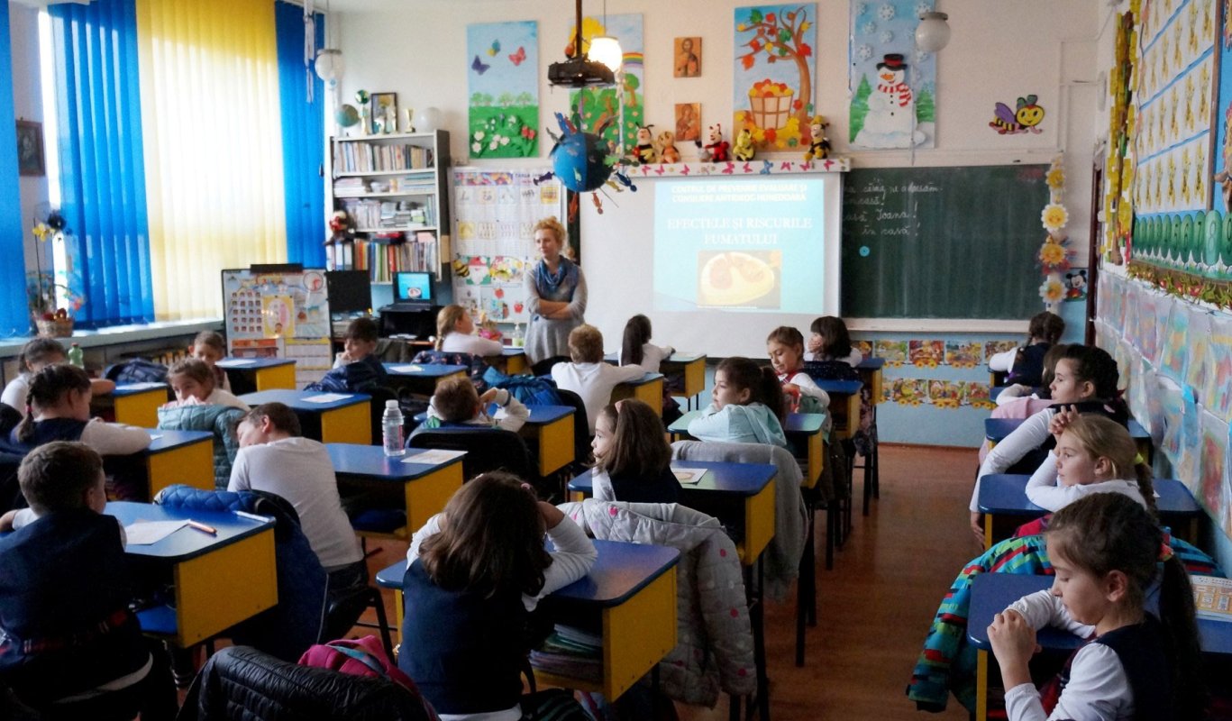 Activităţi de prevenţie cu elevii, la Deva 28219