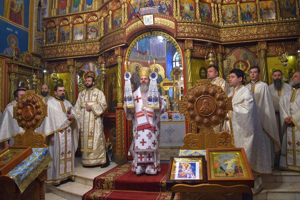 Hramul Seminarului Teologic Ortodox din Huşi 28189