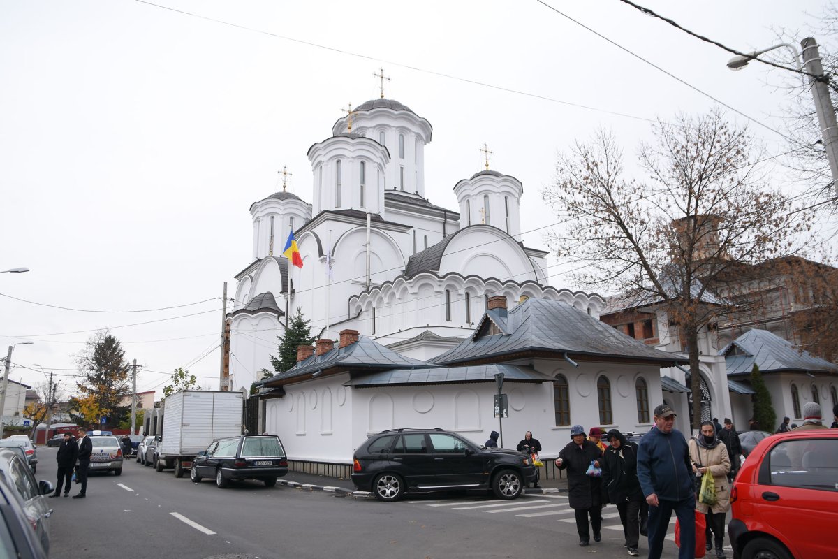 Parohia Șerban Vodă și-a cinstit ocrotitorul 28243