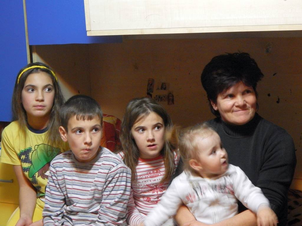 Program de susţinere a studiilor pentru copiii din familiile numeroase din Arhiepiscopia Iaşilor 28186