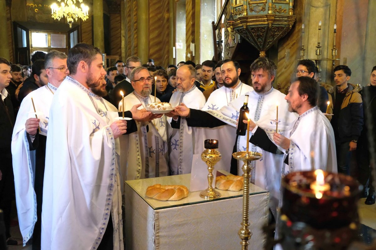 Parastas pentru părintele Dumitru Stăniloae 28173