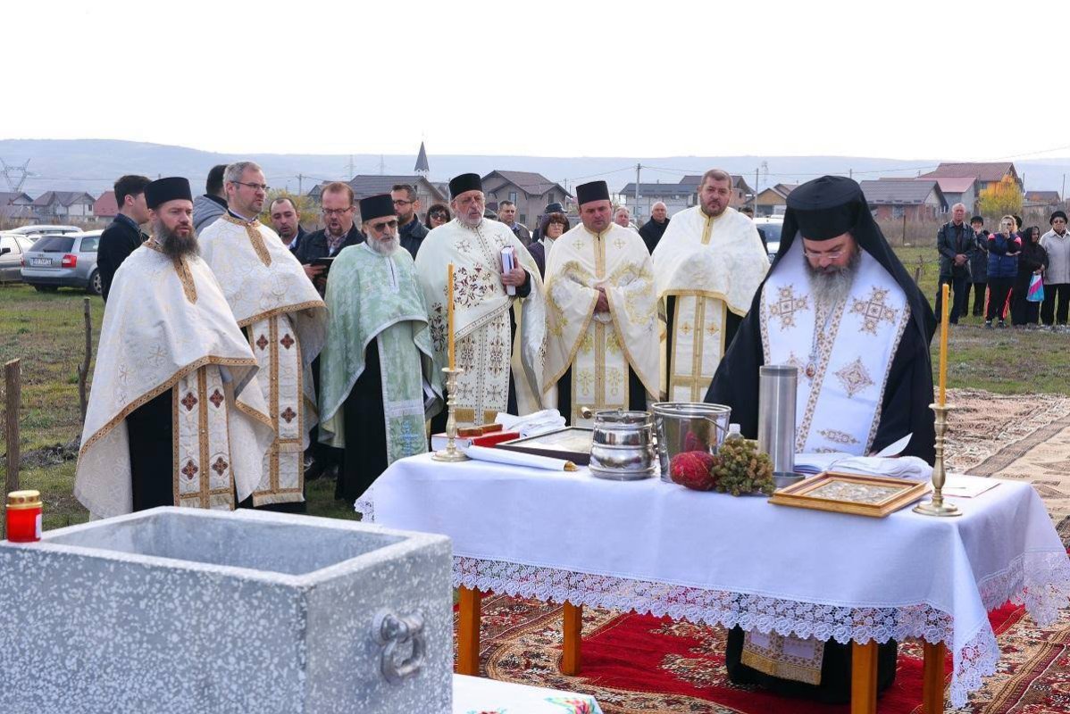 Slujbe arhiereşti la Huşi şi Mălineşti 28132