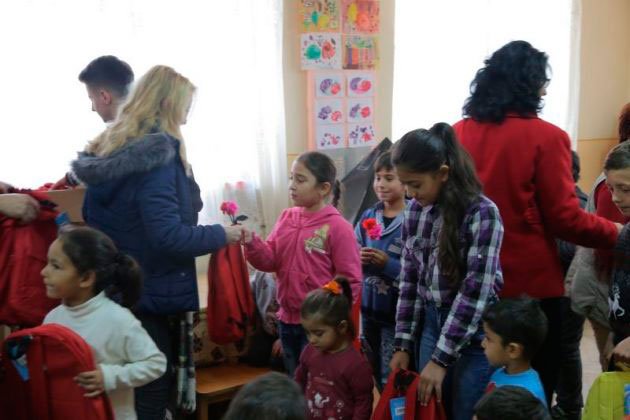 Ghiozdane și rechizite pentru copiii din Coveș, Sibiu 28014