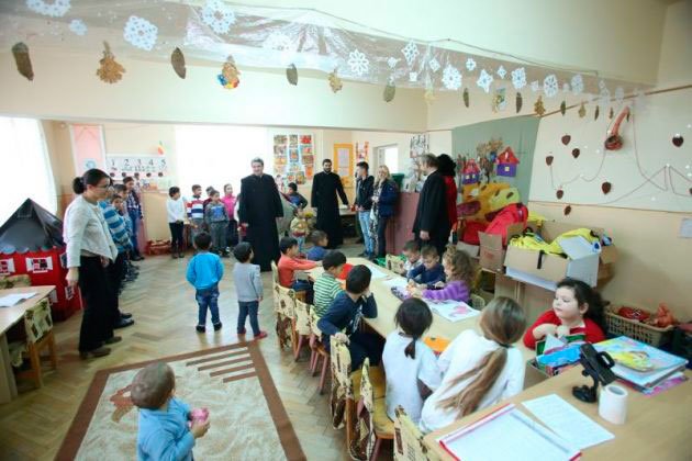 Ghiozdane și rechizite pentru copiii din Coveș, Sibiu 28015