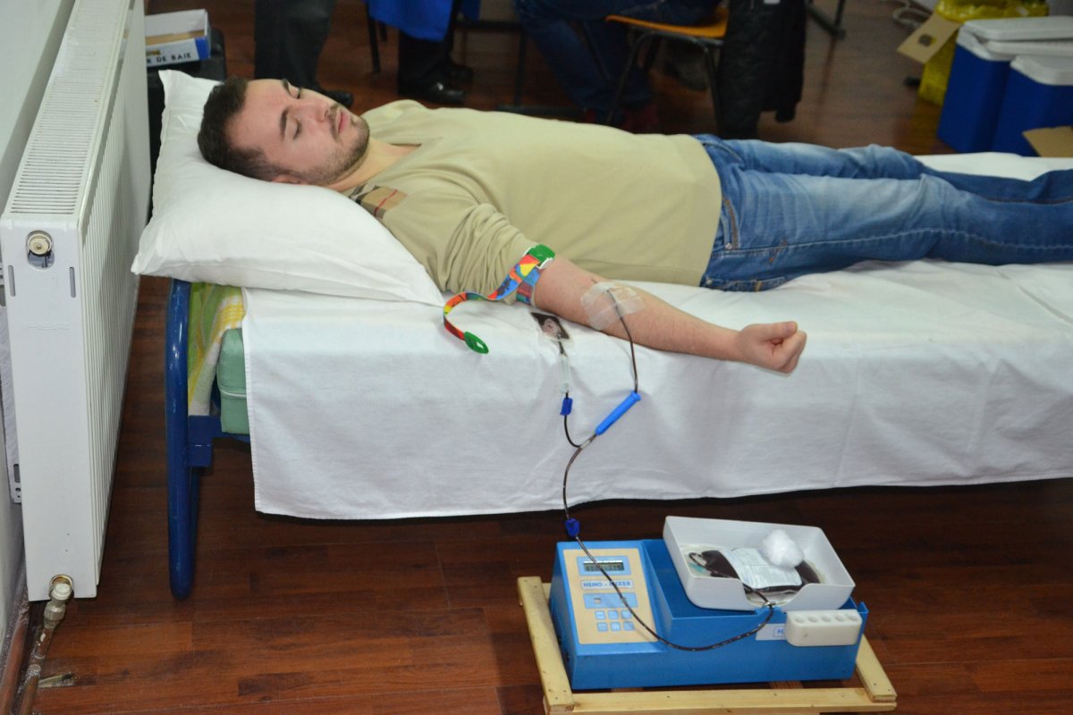 Studenții teologi în ajutorarea semenilor 28042