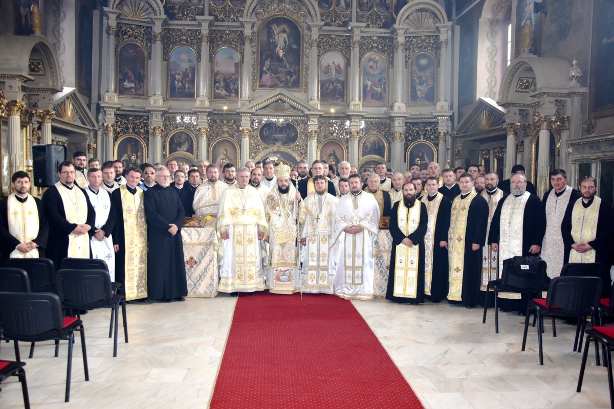 Comuniune euharistică în Protopopiatul Caransebeș 27970