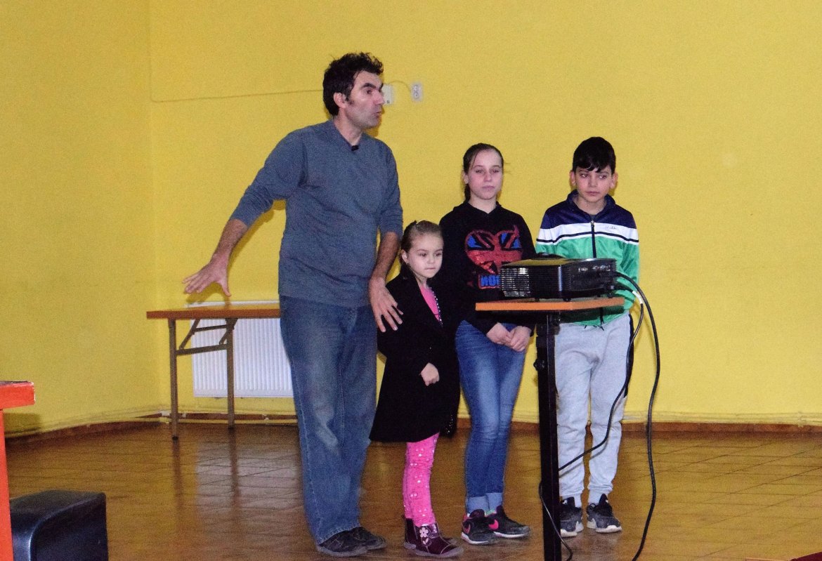 Spectacole susținute de Leon Magdan pentru sute de copii din Protopopiatul Turda 27956