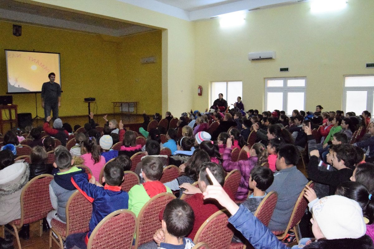 Spectacole susținute de Leon Magdan pentru sute de copii din Protopopiatul Turda 27957