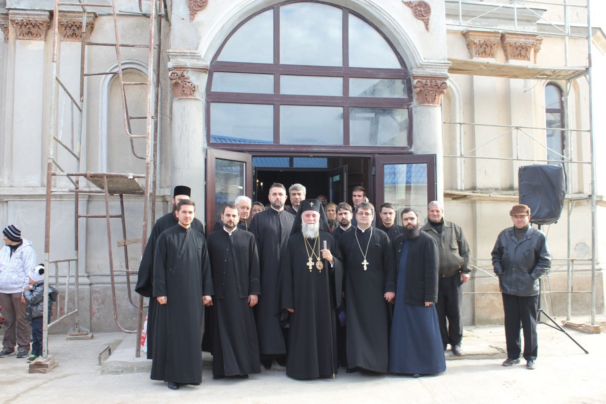 IPS Părinte Irineu a slujit în Parohia Cetate I 27889