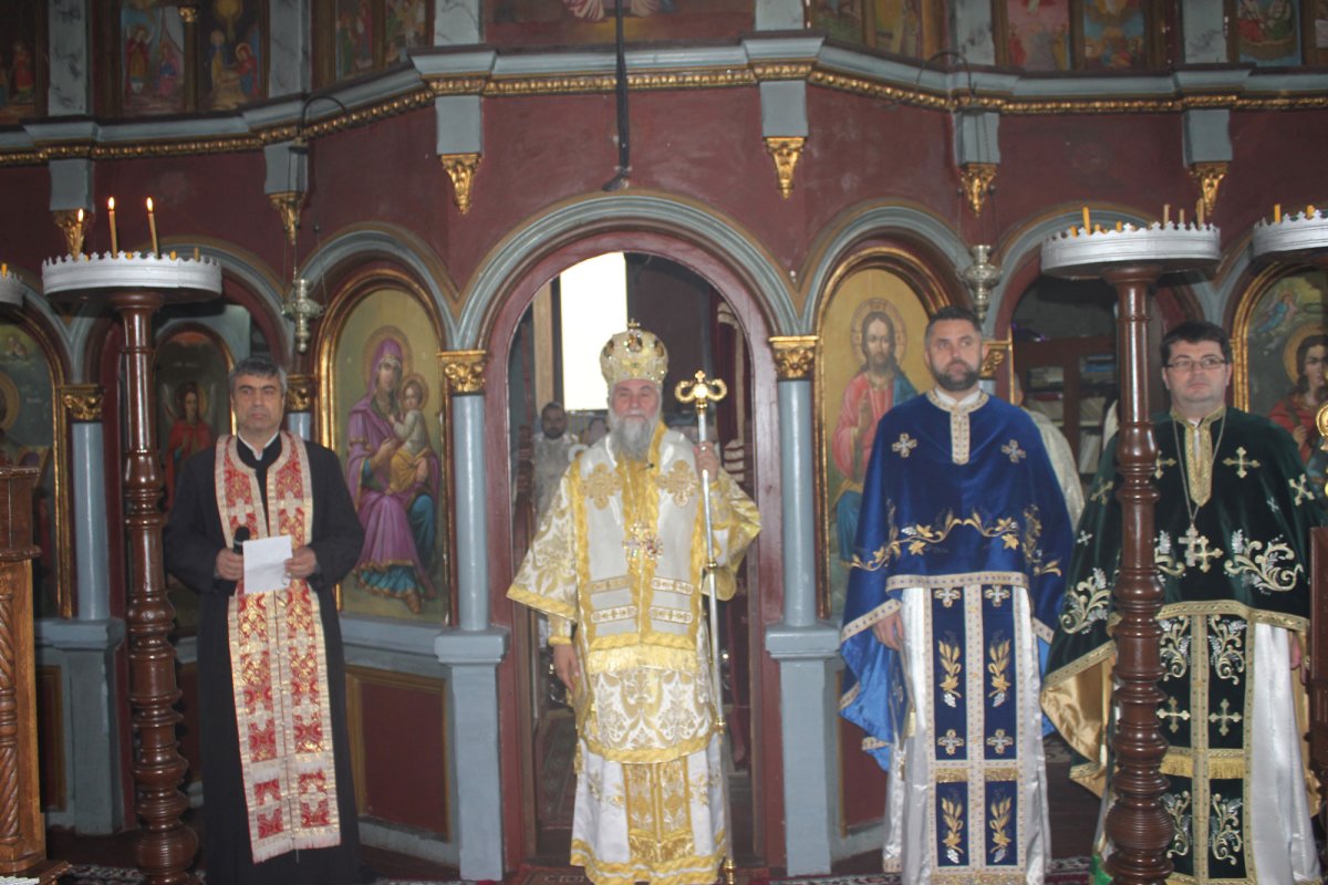 IPS Părinte Irineu a slujit în Parohia Cetate I 27892