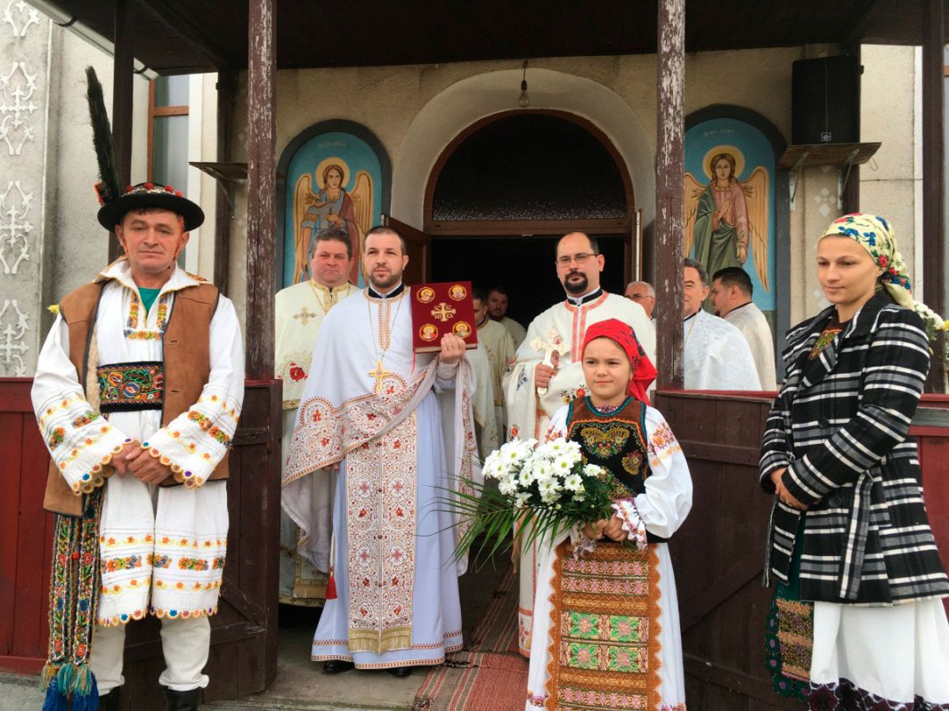 Slujiri arhiereşti în prima duminică din Postul Naşterii Domnului 27883