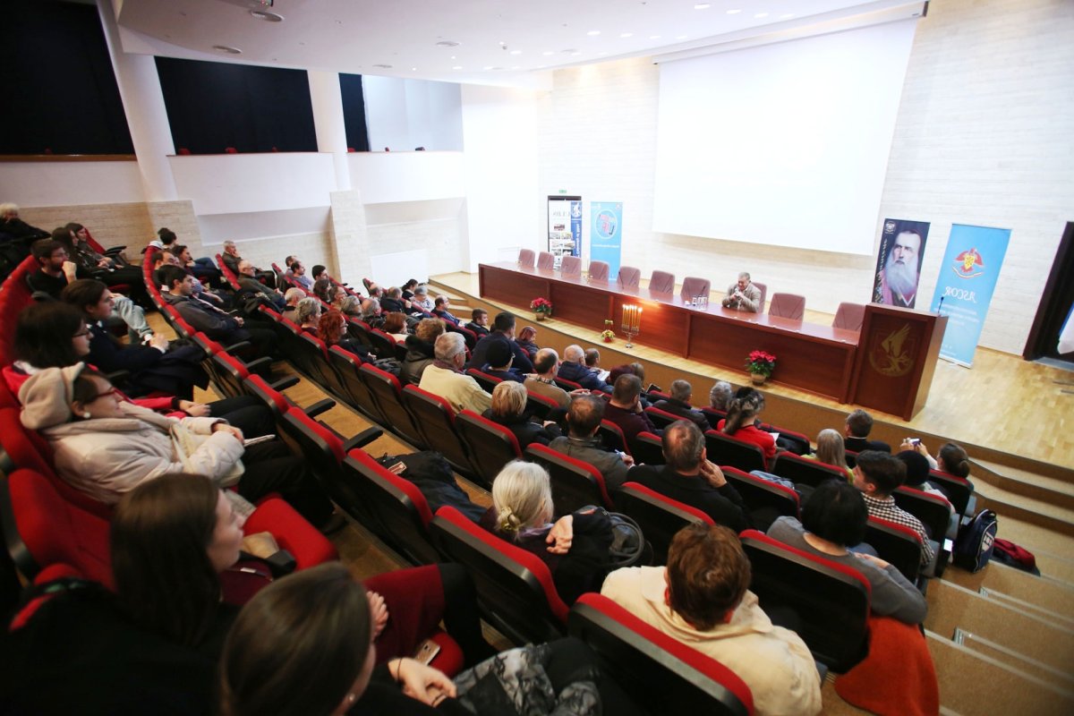 Actorul Dorel Vișan a conferențiat la Sibiu 27725