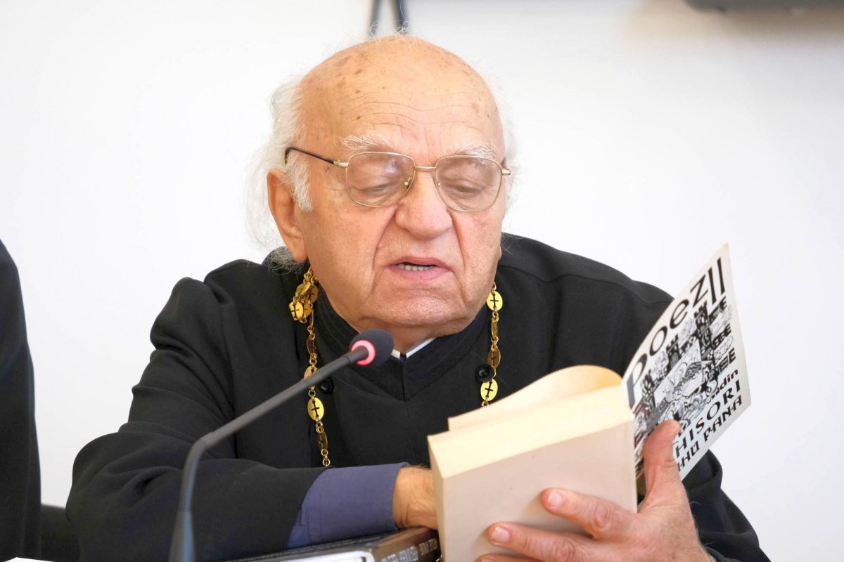 Părintele Nicolae Bordașiu: „Biblioteca Morse ne aducea în închisoare  balsamul poeziei și al rugăciunii“ 27677