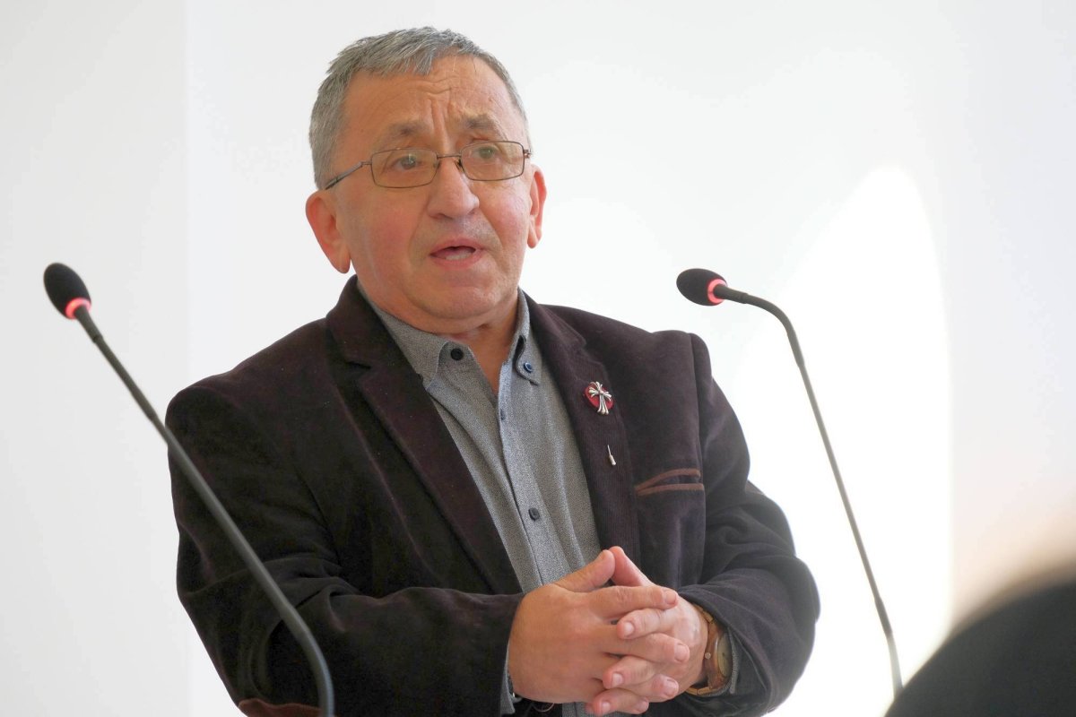 Criticul literar Christian Crăciun: Poezia după gratii 27675