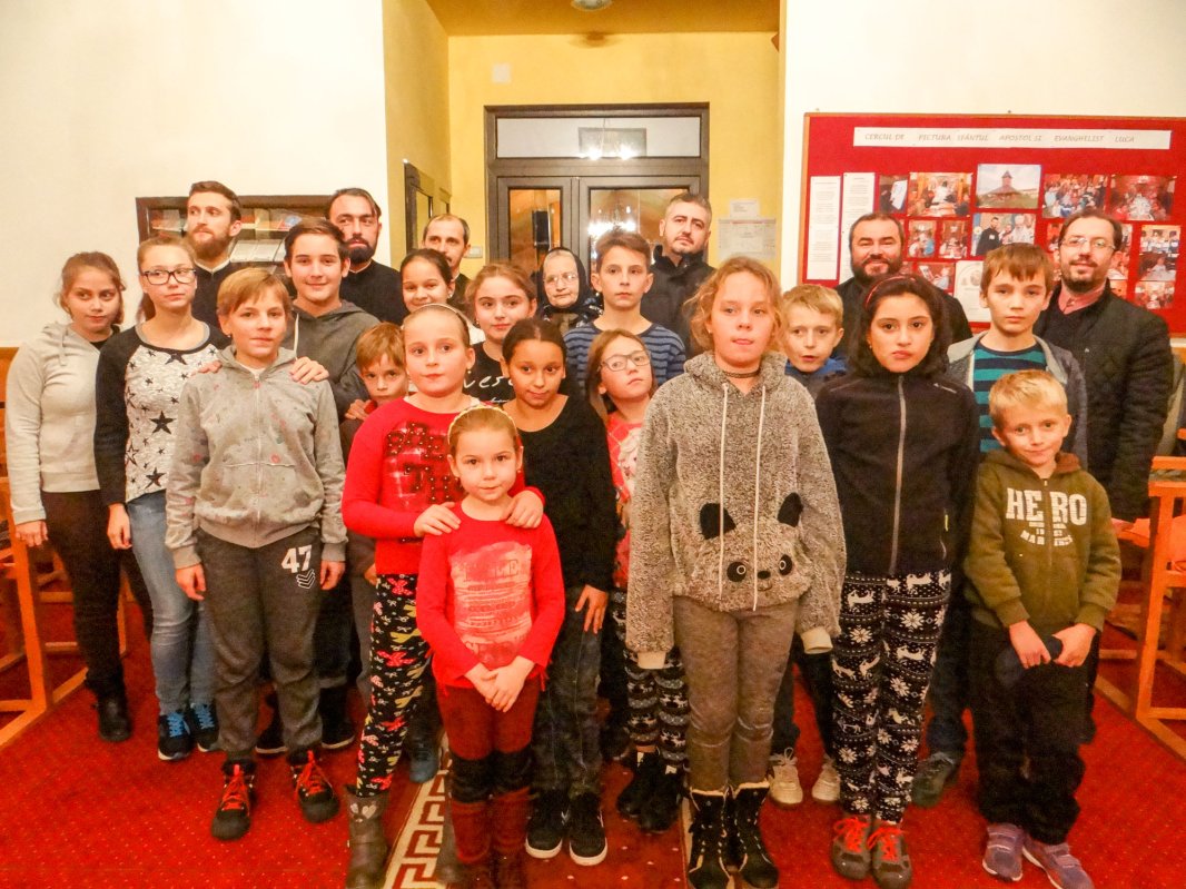 Cateheza „Arta icoanei pe sticlă, de la meșteșug la mărturisire”, la Parohia Timișoara-Blașcovici 27575