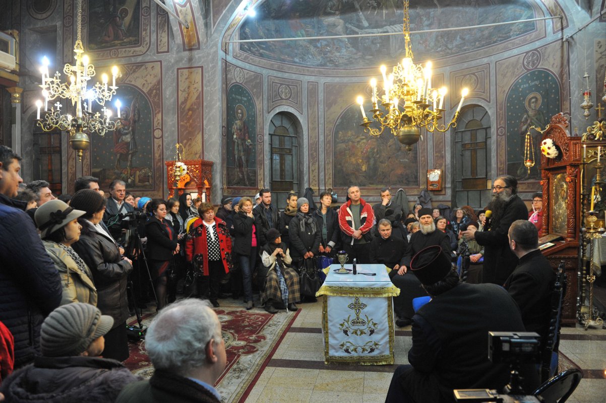 Seară duhovnicească la Parohia Izvorul Nou 27593