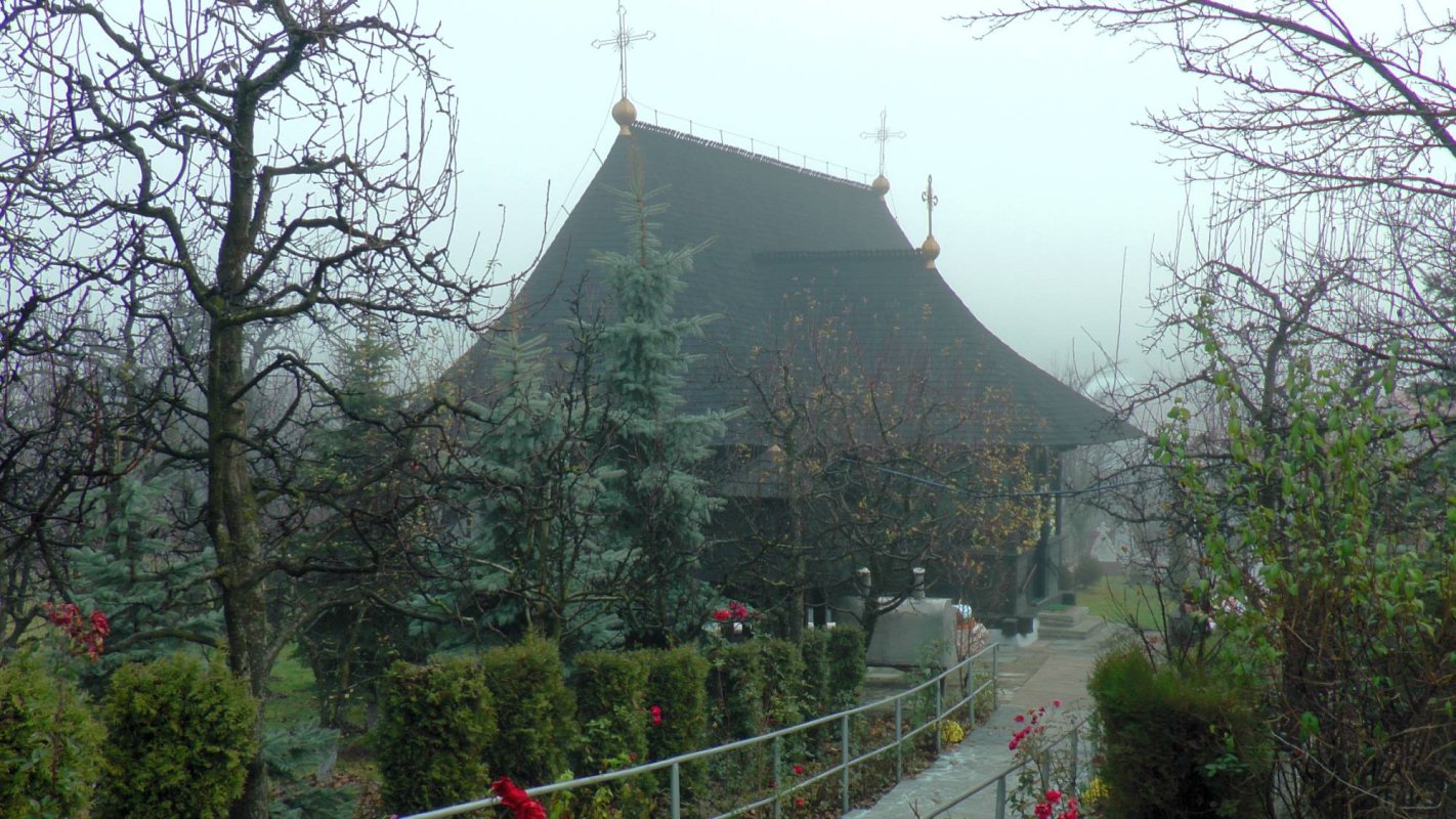 Sfinţii Mari Mucenici Mercurie şi Ecaterina, cinstiţi la biserica voievodală din Rădăşeni 27465