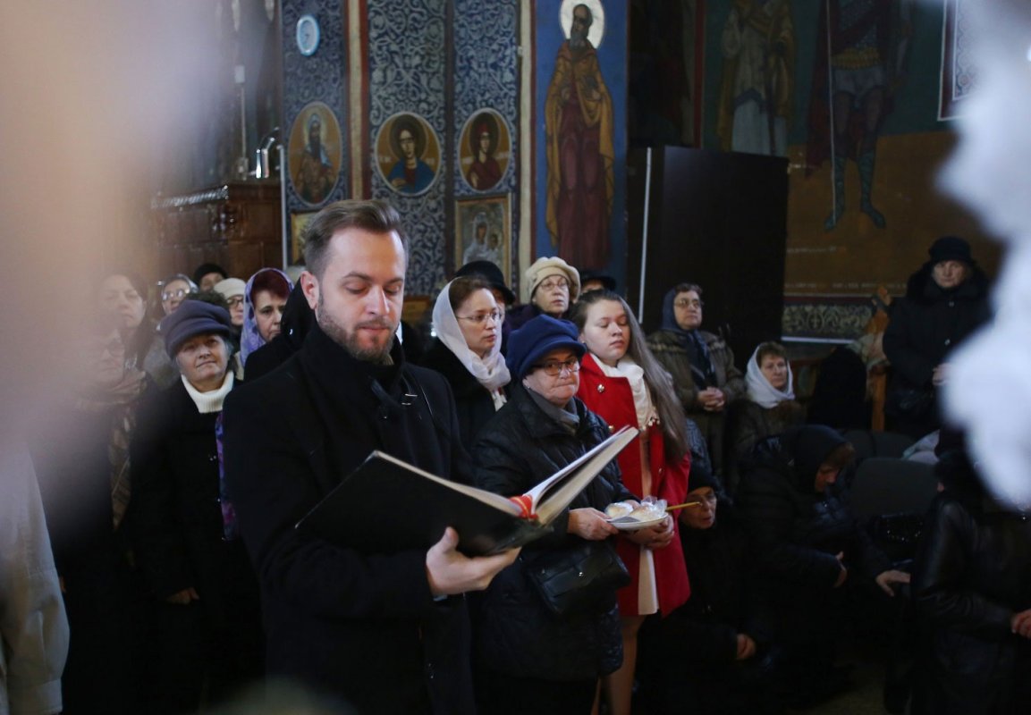 Slujiri arhiereşti şi binecuvântări în Duminica a 30-a după Rusalii 27483