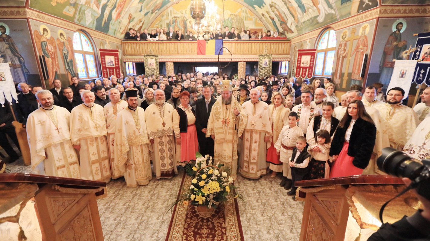 Slujiri arhiereşti şi binecuvântări în Duminica a 30-a după Rusalii 27488