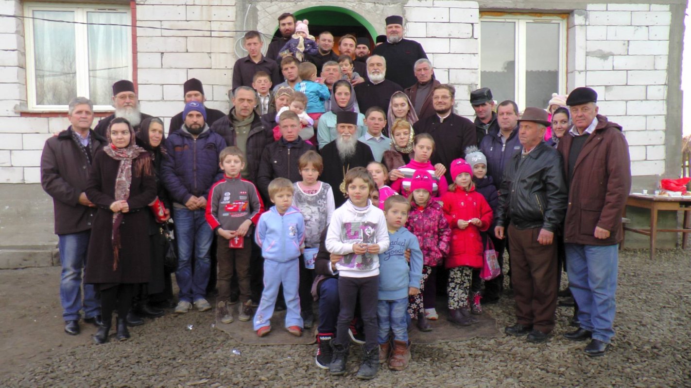 Casă nouă pentru o familie nevoiaşă din Zamostea 27395