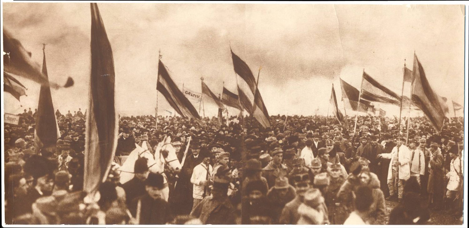 „Ce s-a întâmplat la Alba Iulia e un act unic în istorie” 27379