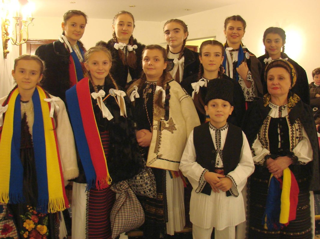 „Un neam, un suflet...” sau despre comuniune la Simion Mehedinți 27372