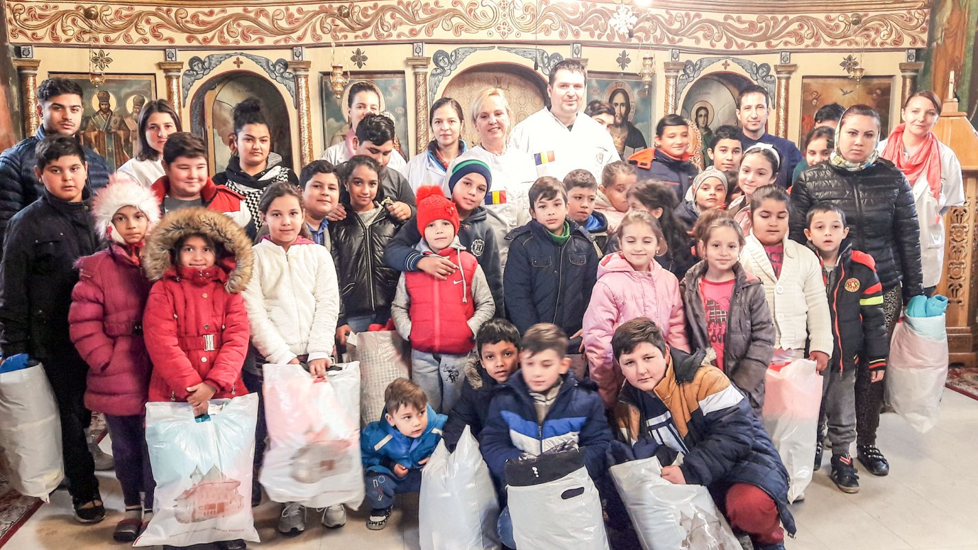 Daruri pentru copiii din programul „Rămâneți în școală!” 27319