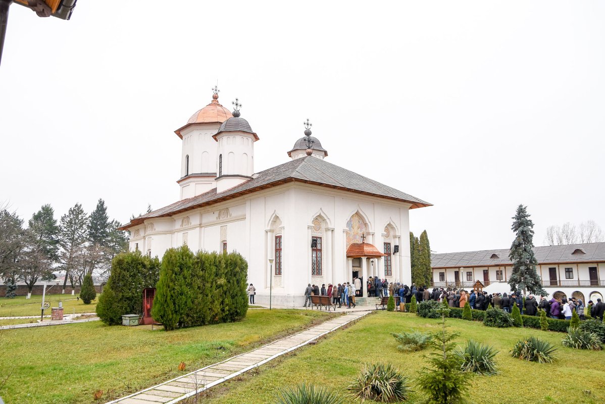 Sărbătoarea Sfântului Gheorghe de la Cernica 27315