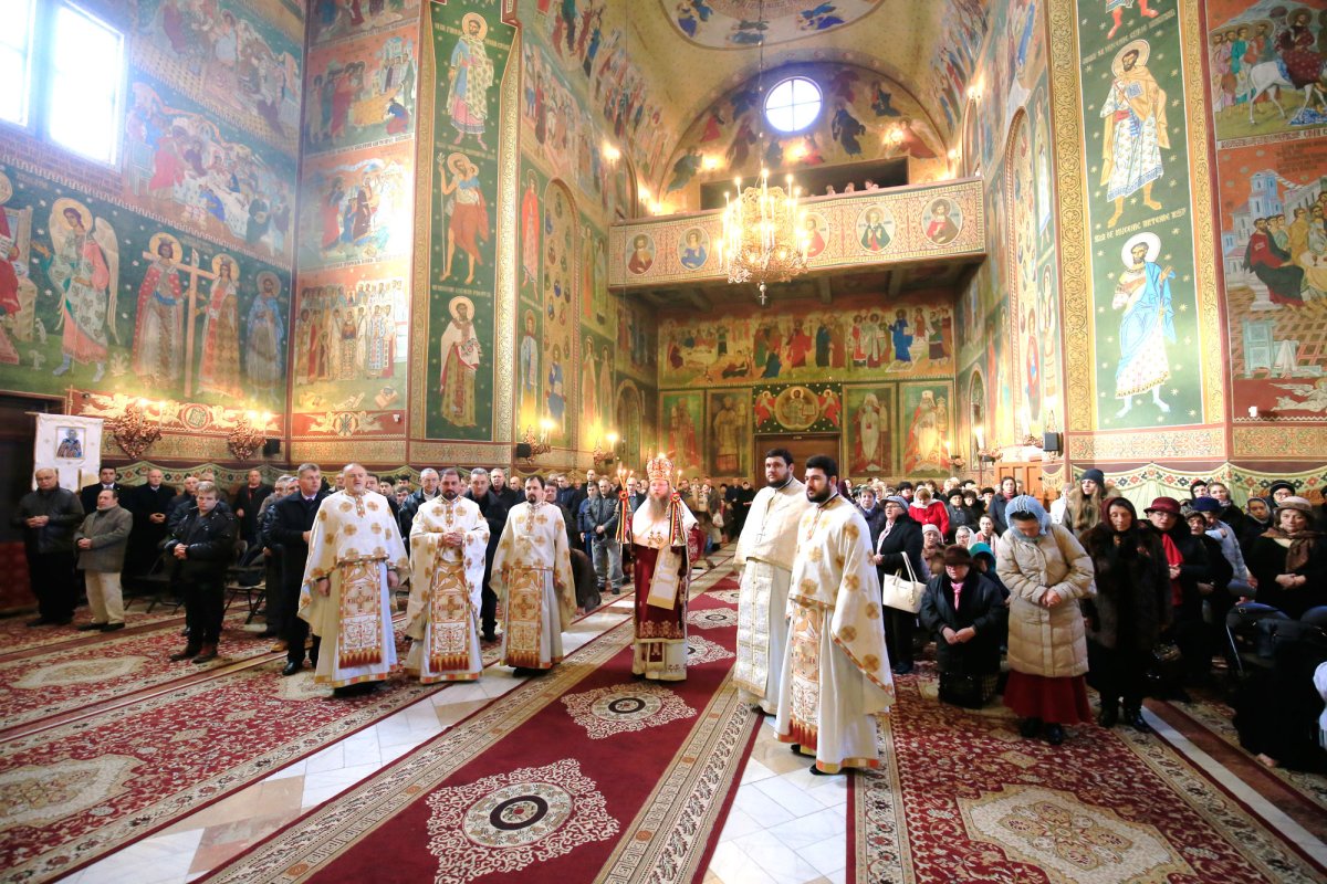 Slujiri arhiereşti în Duminica a 31-a după Rusalii 27192