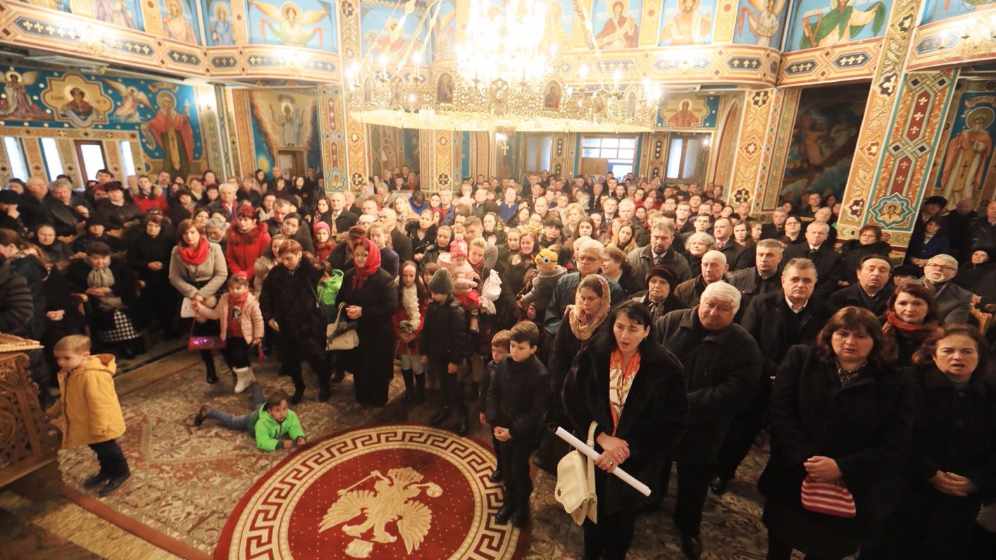 Slujiri arhiereşti în Duminica a 31-a după Rusalii 27200