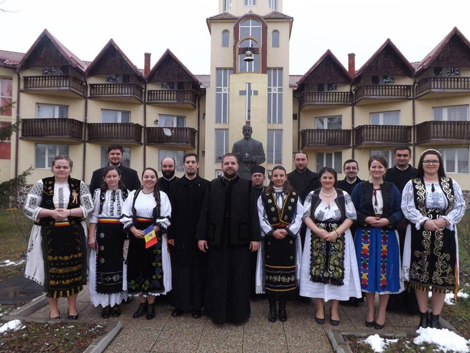 Concerte ale Coralei „Glasul Apusenilor” în parohii 27136