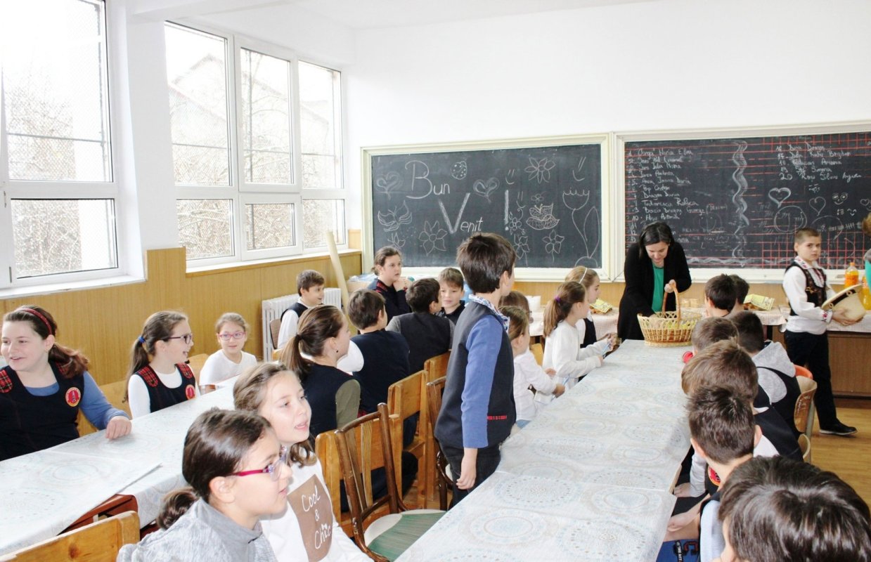 Concerte de colinde şi activităţi cu copiii la parohia clujeană Naşterea Domnului 27134