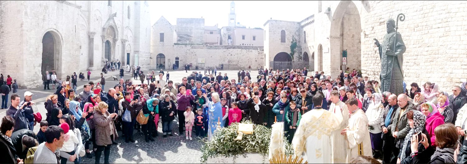 Imnuri de cinstire în cetatea Sfântului Ierarh Nicolae 27152