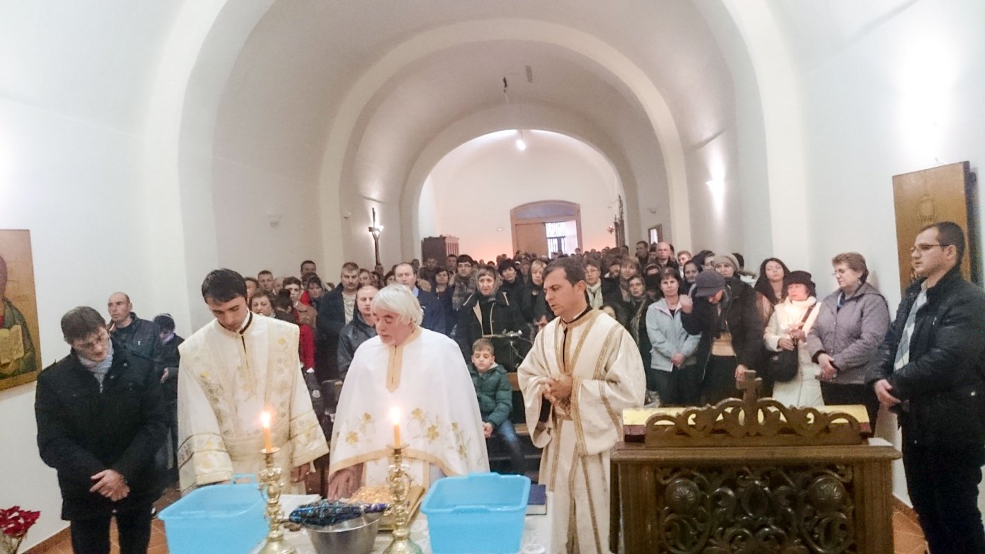 Imnuri de cinstire în cetatea Sfântului Ierarh Nicolae 27153