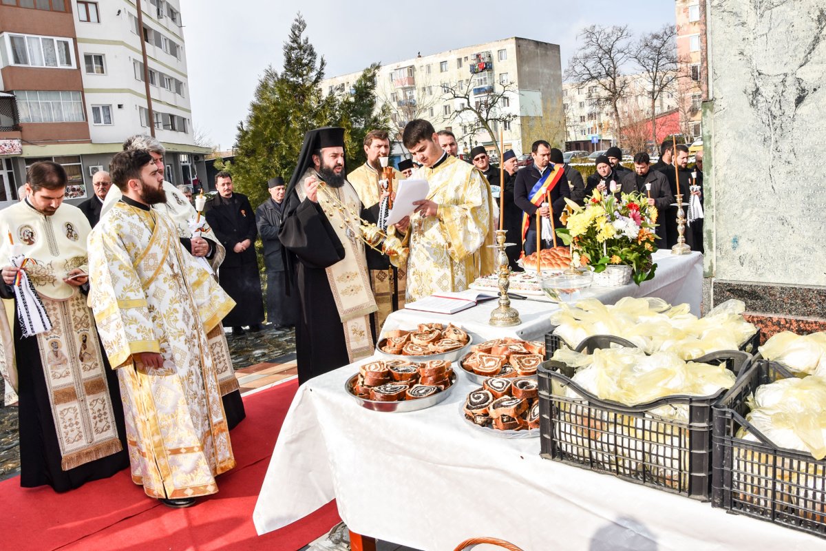 Orașul Moldova Nouă în haine de sărbătoare 27146
