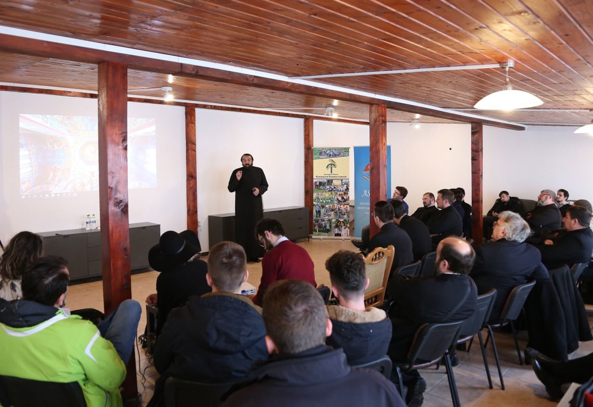 Simpozion la Sibiu despre proiectele de economie socială din parohii 27123