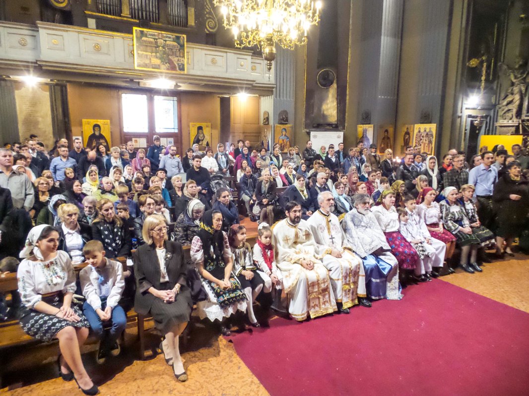 Românii din Milano cinstesc moaștele Sfântului Ambrozie 27094