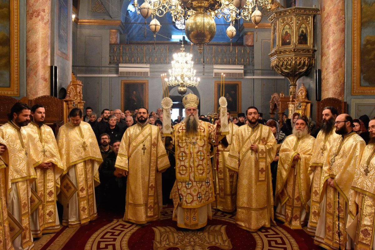 Hram de tradiţie la Catedrala Arhiepiscopală din Râmnic 27000