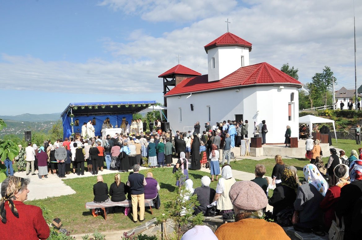 Mănăstirea Cornu, la ceas de așteptare și colind 27012