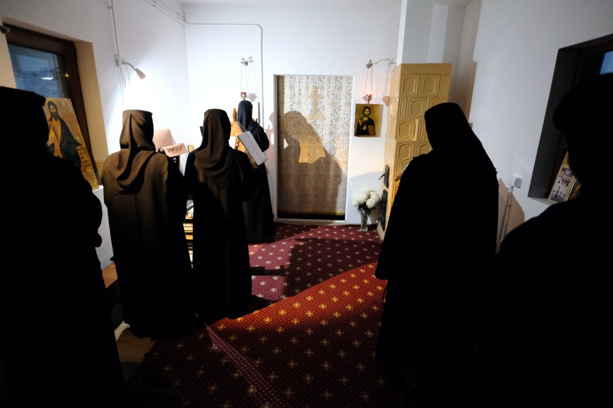 Mănăstirea Cornu, la ceas de așteptare și colind 27018