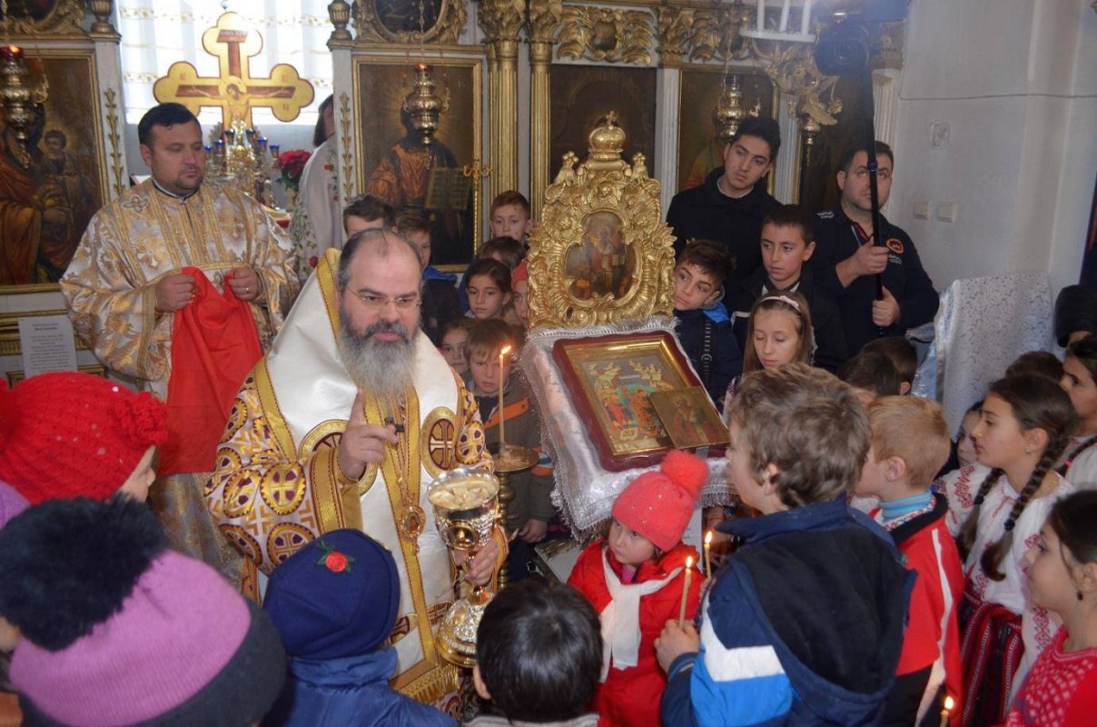 PS Ignatie a slujit la Vaslui şi Gugeşti 26975